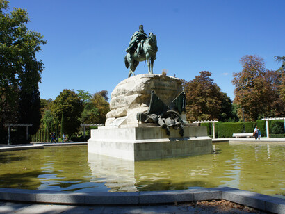 Decenas de estatuas decoran el parque del Retiro. Madrid