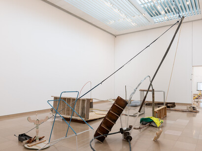 Abraham Cruzvillegas, Exhibition view. Courtesy of Carrè d'Art