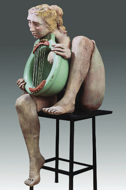 Vilma Villaverde. Cítara. Escultura cerâmica. (2002)