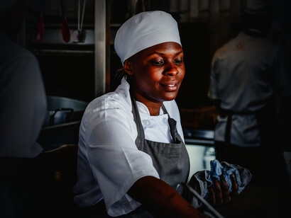 Las mujeres representan un 53% de los trabajadores en el sector gastronómico