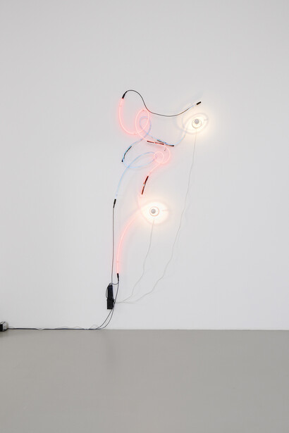 Keith Sonnier. Courtesy of Galerie Mitterrand