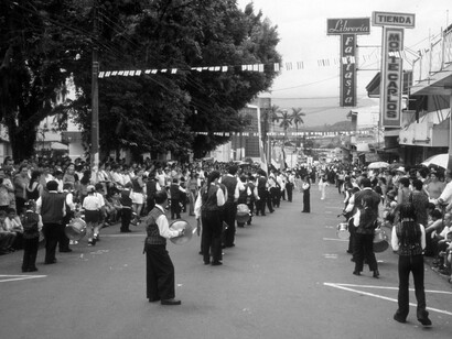 Desfile de celebración de la independencia, en Turrialba. Foto: Luko Hilje