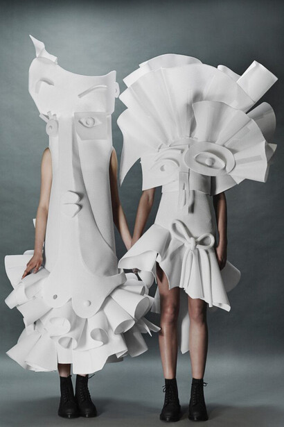 Philip Riches, Performance of sculptures, haute couture, spring/summer 2016. Courtesy of High Museum of Art