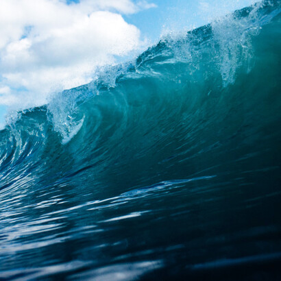Las gotas se evaporan del mar y regresan al mar, para ser mar, sin nunca dejar de serlo