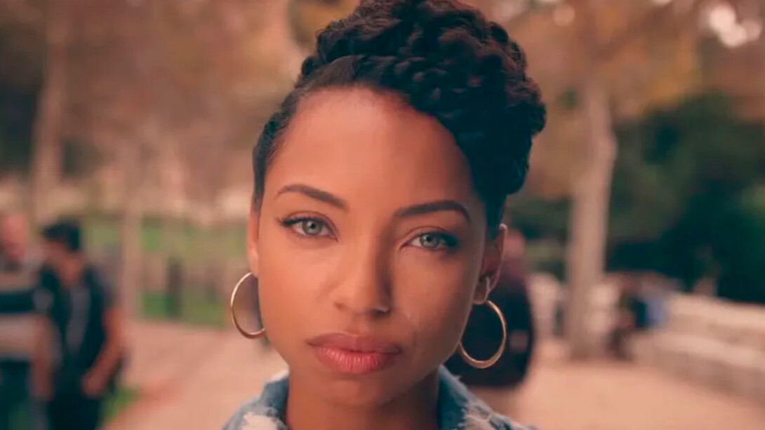 Personagem da série da Netflix, Dear White People. Dear White People destaca de que forma as diferentes experiências de opressão convergem para produzir diferentes realidades para as personagens