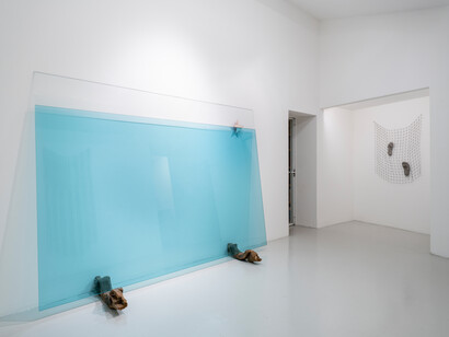 Yoan Capote, Ruido blanco, veduta della mostra. Per gentile concessione di Galleria Continua