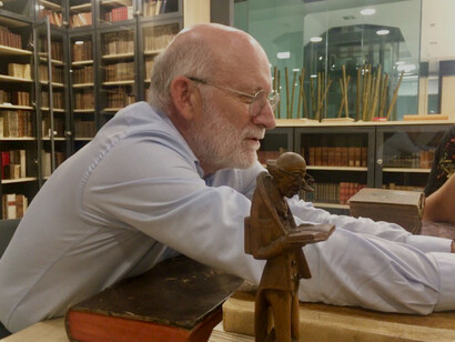 La Biblioteca de los Libros Felices fue creada por Manuel Desantes gracias a su amor por los libros desde que era muy pequeño