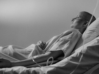 A cancer patients exploring different therapies to manage pain and symptoms