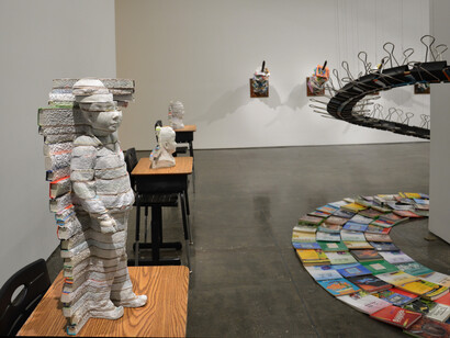 Li Hongbo, Side Installation, view of textbooks