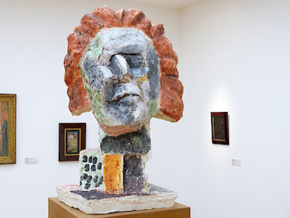 Markus Lüpertz, Beethoven, 25 x 60 x 55 cm., Privatbesitz, © VG Bild-Kunst Bonn, 2016; Hintergrund: Sammlungspärsentation Max Klinger