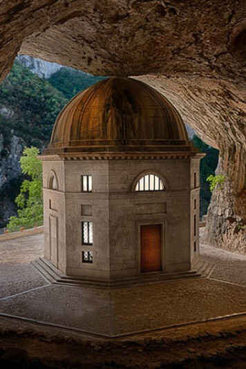 Madonna di Frasassi © JDLPhotos.com