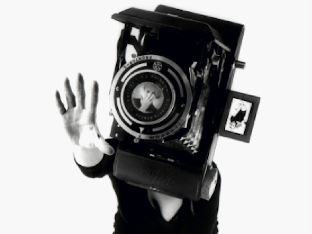 Lynn Hershman Leeson, Reach, 1993. Courtesy of Anglim Gilbert Gallery