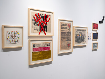 Installation View, Jaime Lauriano, Por que vocês não sabem do lixo ocidental?, 2024. Courtesy of Nara Roesler Gallery