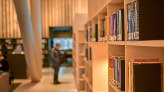 All'inizio del XX secolo, i giornali erano la principale fonte di informazione, con una diffusione capillare che ha contribuito alla formazione dell'opinione pubblica