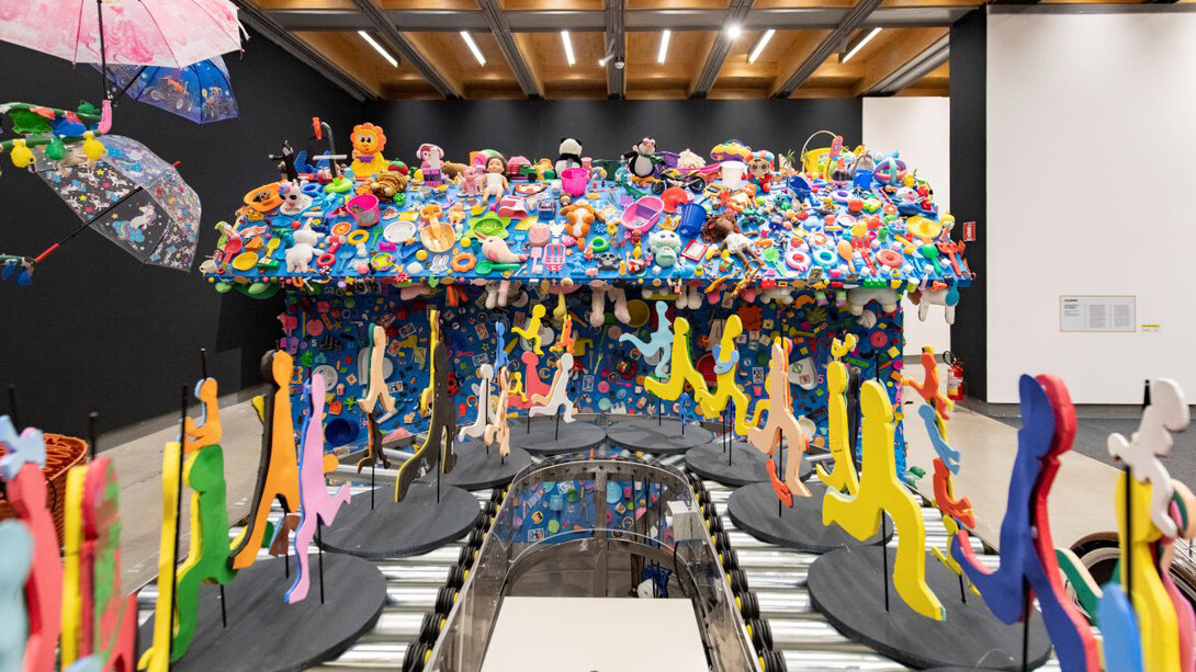 Para niños: experiencias con el arte desde 1968, vista de exhibición. Cortesía de Pinacoteca