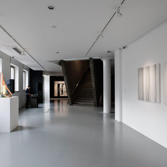 Various artists, Whisper of lines, noise of colour, exhibition view. Courtesy of Ruarts Gallery