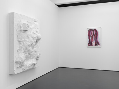 Lena Henke, Inverted roofs, exhibition view. Courtesy of Pedro Cera