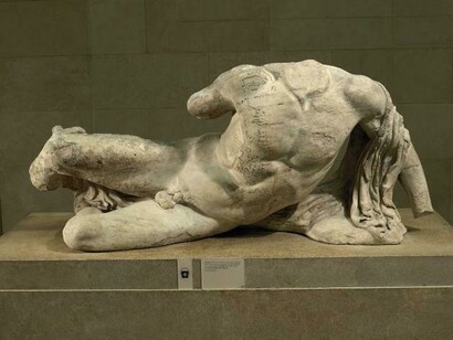 Escultura pertencente aos chamados «mármores de Elgin» no British Museum