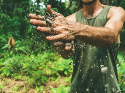 La mayor parte de los alimentos sigue viniendo de manos de pequeños productores: con apenas 30 por ciento de los recursos agrícolas alimentan al 70% ciento de la humanidad