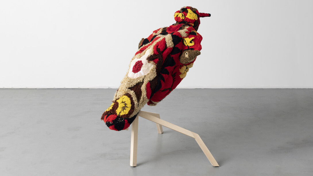 Anna Perach, Mother of Egg, 2019. Tufted yarn, beading, wooden frame. 90 x 150 cm.
Courtesy of artist and VITRINE London/Basel.