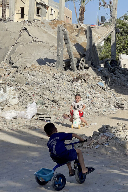 La guerra en Gaza sigue intensificándose, con operaciones militares israelíes que empeoran la crisis humanitaria y obstaculizan la llegada de ayuda esencial a la población civil