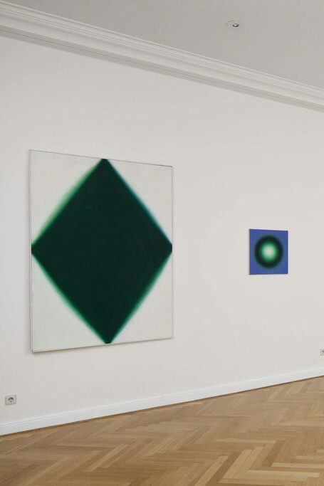 Wojciech Fangor, Exhibition view. Courtesy of Gnyp Gallery