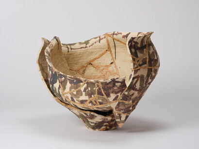 Kazunori Hamana, Yukiko Kuroda, Untitled, 2020-23. Ceramic, Urushi (Japanese
lacquer), rice, found object
(cartoon magazine),
60.8 x 77.5 x 86.5 centimeters. Courtesy of the artist and Blum Gallery Tokyo