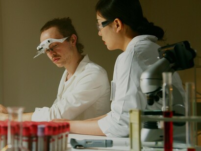 A medicina do futuro já começou — silenciosa, personalizada e baseada na leitura precisa do nosso código genético
