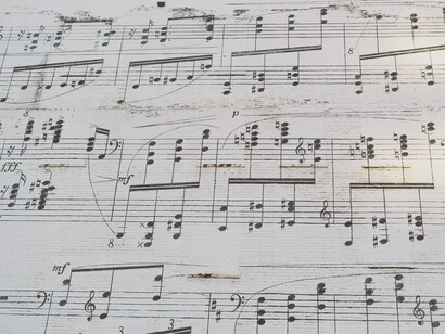 Notas y partitura musical en una escuela en Minneapolis, Estados Unidos