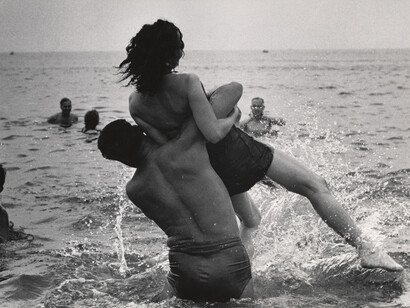 Garry Winogrand (American, 1928–1984) Coney Island, New York c. 1952 Gelatin silver print The Museum of Modern Art, New York. Purchase and gift of Barbara Schwartz in memory of Eugene M. Schwartz © The Estate of Garry Winogrand, courtesy Fraenkel Gallery, San Francisco