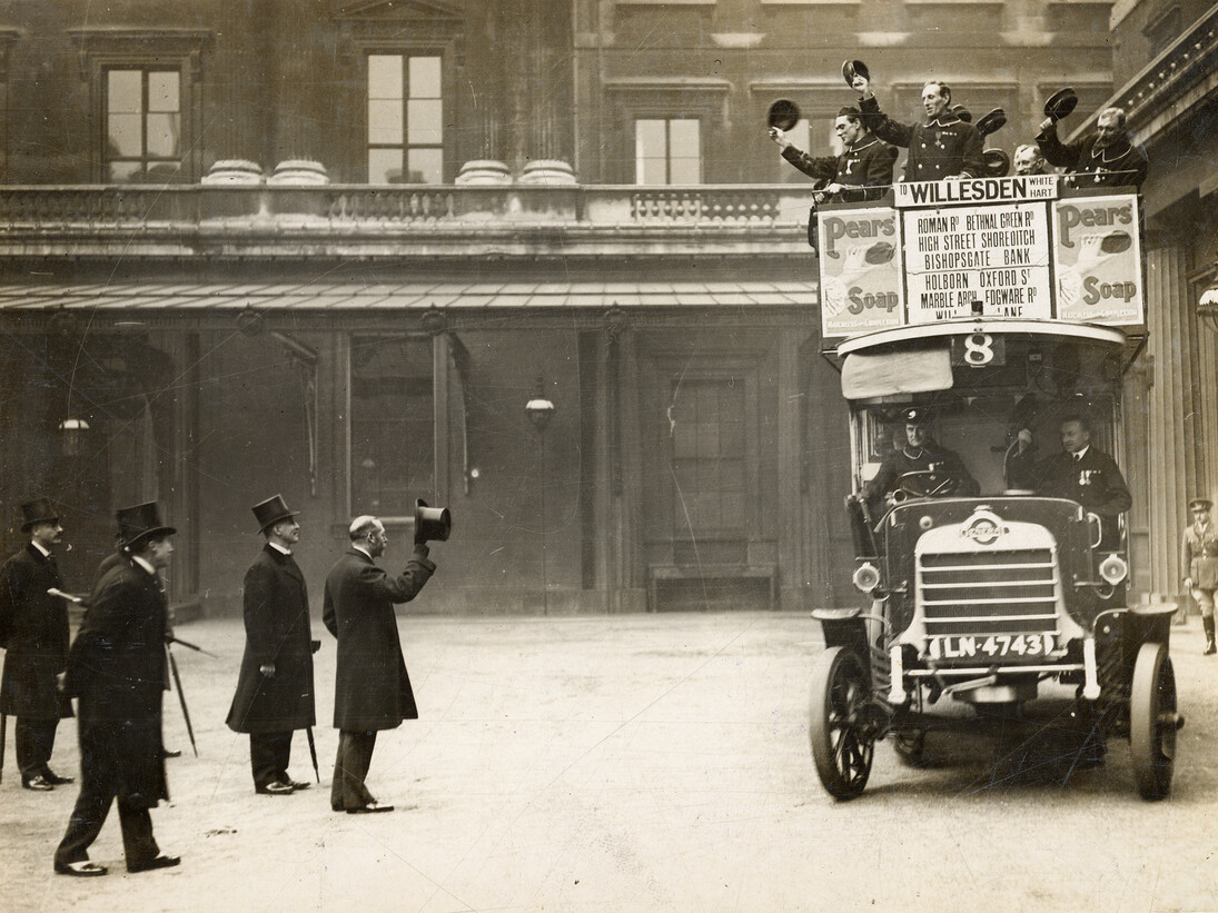 King George V raises his hat to ASC veterans on B43 at Buckingham Palace Feb 1920