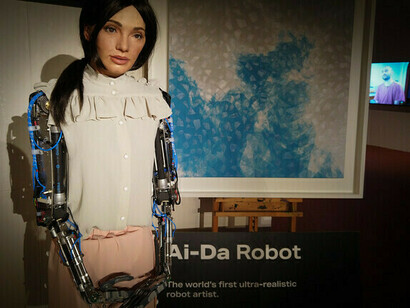 Robot Ai-Da, Abu Dhabi Art. È il primo robot e artista umanoide