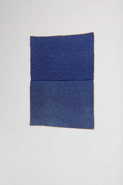 Various artists, Woven dialogues, exhibition view. Courtesy of Patrick Heide Contemporary Art