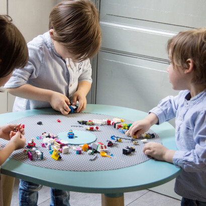 Bambini giocano su MUtable