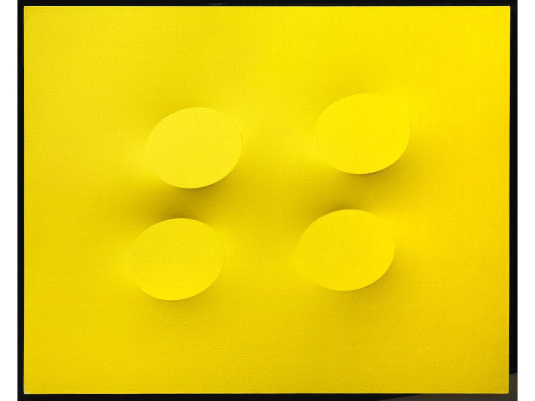 Turi Simeti, Quattro ovali giallii, 2013, Acrylique sur toile extroflexe, 120 x 150 cm, Courtesy Tornabuoni Art
