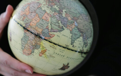 Tenir le monde entre nos mains : vers un nouvel ordre mondial où la justice sociale devient un impératif pour l’égalité, la résilience et le bien-être de tous