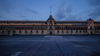 Vista frontal del Palacio Nacional de México, ubicado en el Centro Histórico de la Ciudad de México