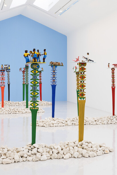 View of the exhibition Aloalo, Sculptures Mahafaly des Efiaimbelos Perrotin Paris (June 2 – July 28, 2018) Photo : Claire Dorn © Courtesy of the artist & Perrotin 