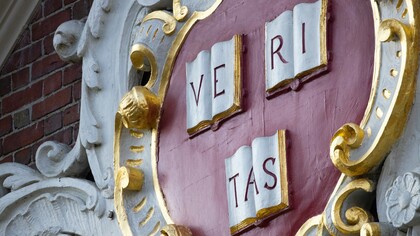 La giustizia e la cultura restano gli ultimi fari accesi in un mondo che sembra voler spegnere ogni forma di coscienza