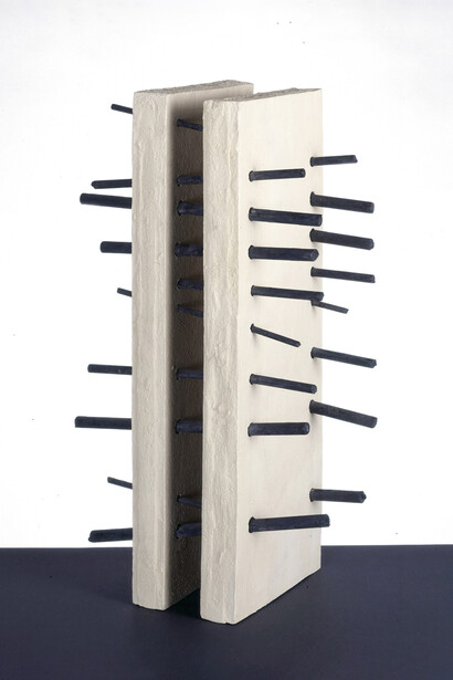Giuseppe Uncini, Senza titolo, 2003, terracotta 68x24x37 cm. Courtesy of Dep Art Out