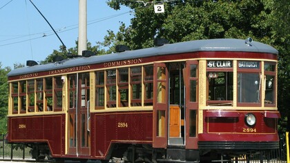 Un tranvía rojo en Toronto, Canadá