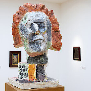 Markus Lüpertz, Beethoven, 25 x 60 x 55 cm., Privatbesitz, © VG Bild-Kunst Bonn, 2016; Hintergrund: Sammlungspärsentation Max Klinger