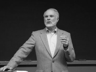 Ralph Keyes es el autor de La era de la posverdad, libro en el que ahonda sobre cómo la mentira se ha normalizado en los medios de comunicación y en la política
