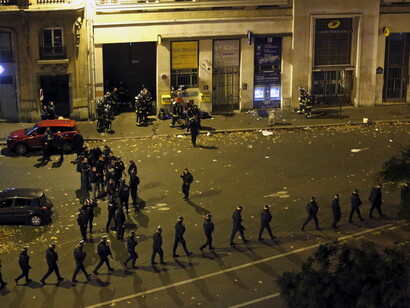 Soldados y policías patrullan las calles de París