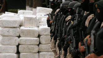 El circuito de las drogas mueve cantidades colosales de dinero, que según estimaciones rondan al menos los 400 mil millones de dólares anuales