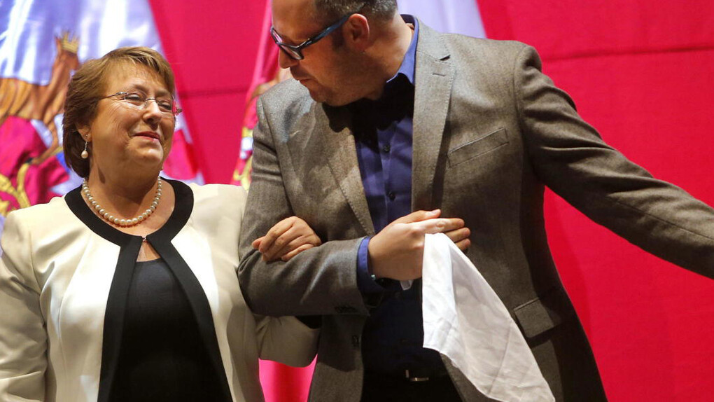 Michelle Bachelet con su hijo Sebastián Dávalos Bachelet