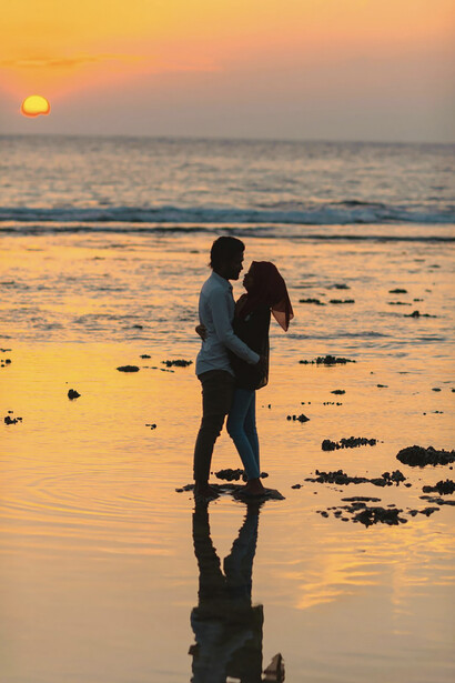 Nous retenons les larmes, mais nous ne soutenons pas les câlins
