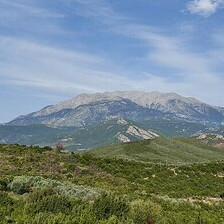 Ya desde la antigüedad, el hombre sentía una necesidad perentoria de buscar sentido a la vida y al más allá y es en la historia de la civilización dónde encontramos las respuestas. Parque Nacional Parnassus, Thessaloniki, Grecia