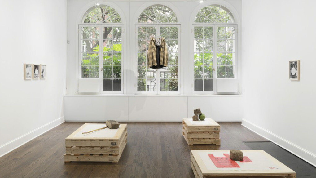 Paulo Nazareth, Exhibition view. Courtesy of Mendes Wood DM