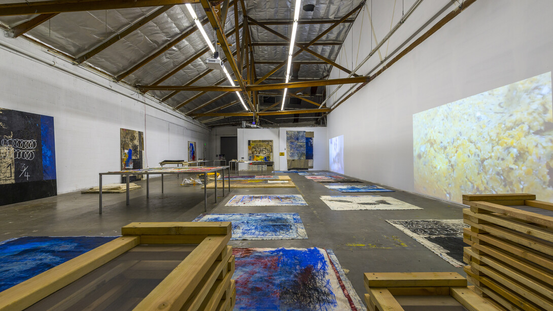 Vue de l’exposition / Exhibition view: Oscar Murillo: Distribution Center , The Mistake Room, Los Angeles, CA, 2014. Photo Credit: Joshua White/JW Pictures. Courtesy the artist and Marian Goodman Gallery, Paris